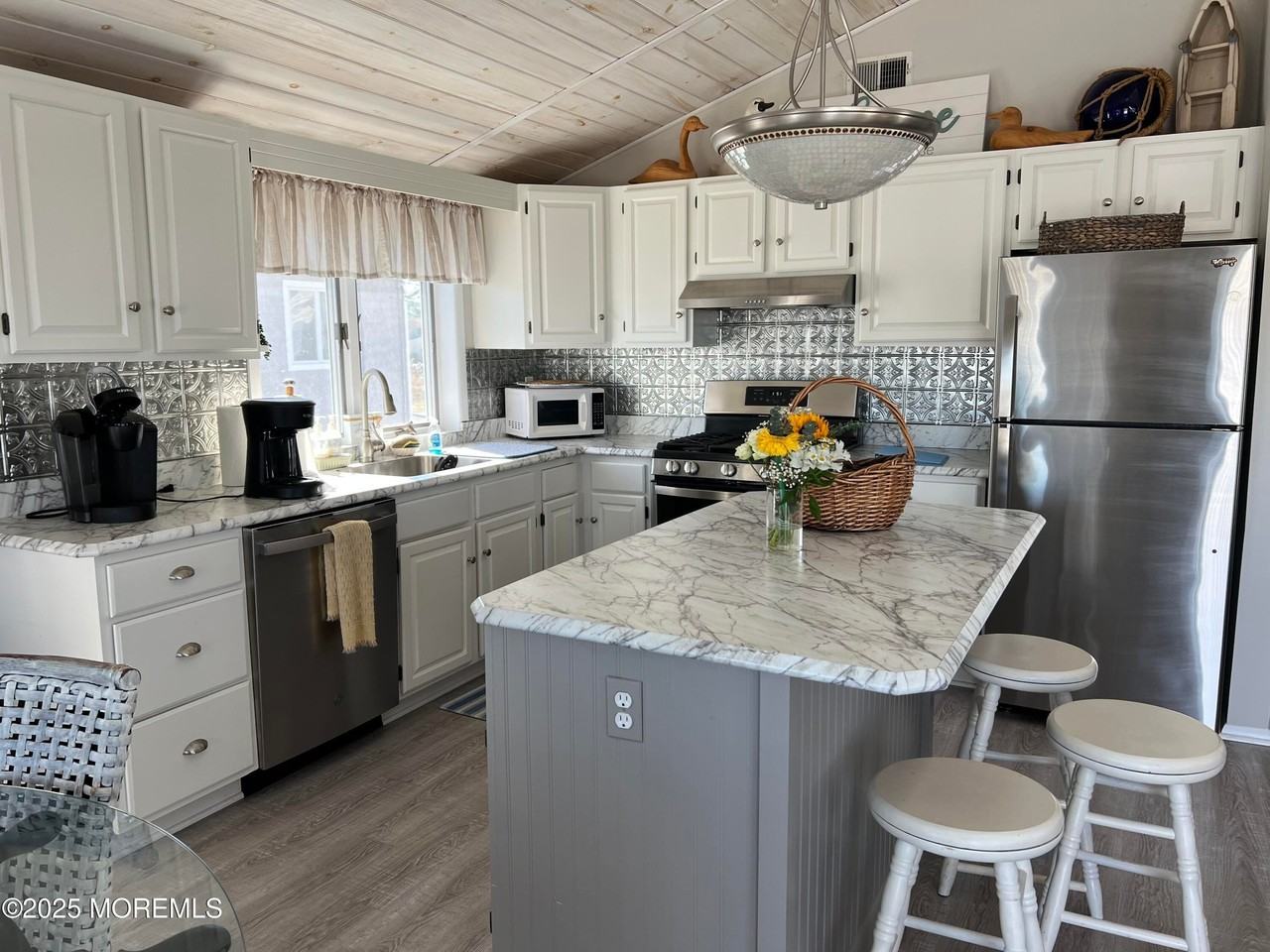 27 S Dayton Dr - Photo 2 of 11