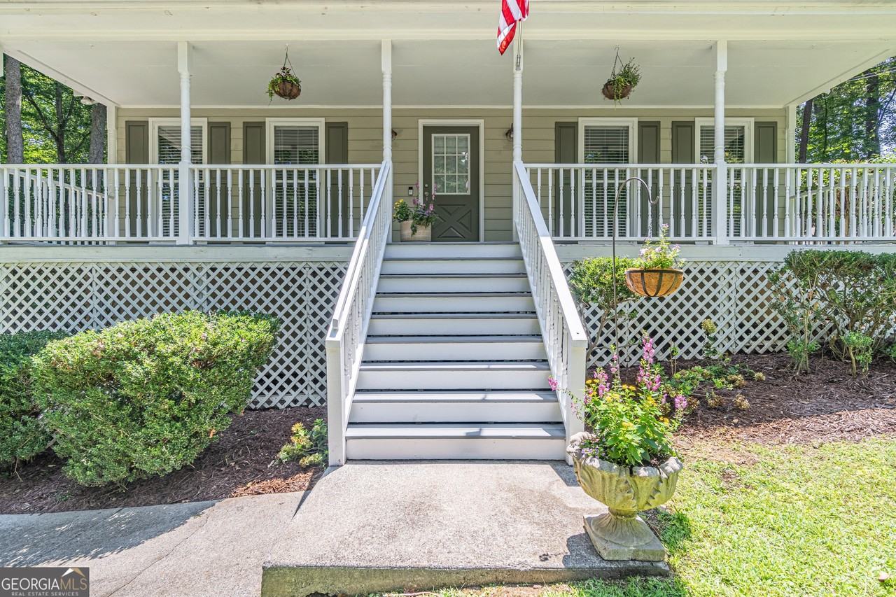5747 Starboard Ct - Photo 6 of 44