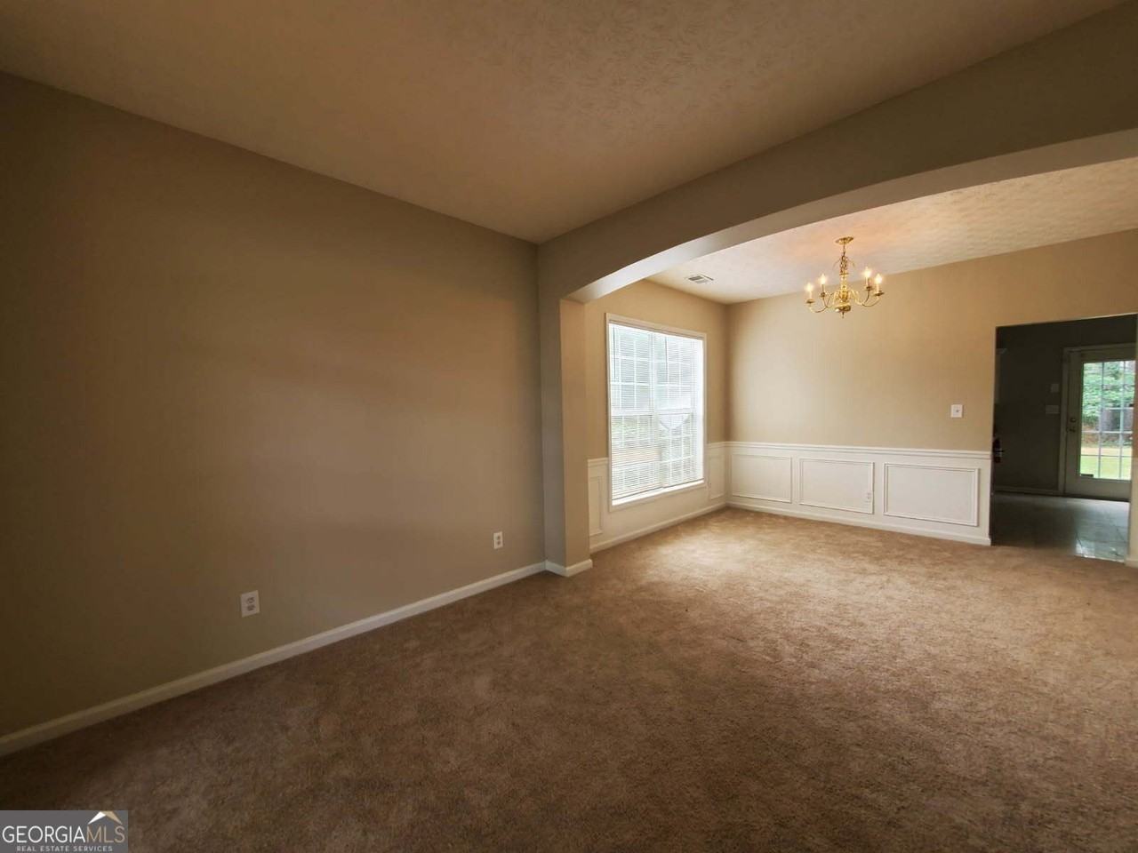 1031 Maple Leaf Dr - Photo 2 of 16