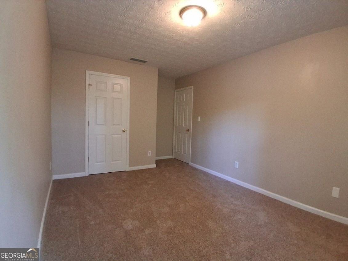 1031 Maple Leaf Dr - Photo 4 of 16