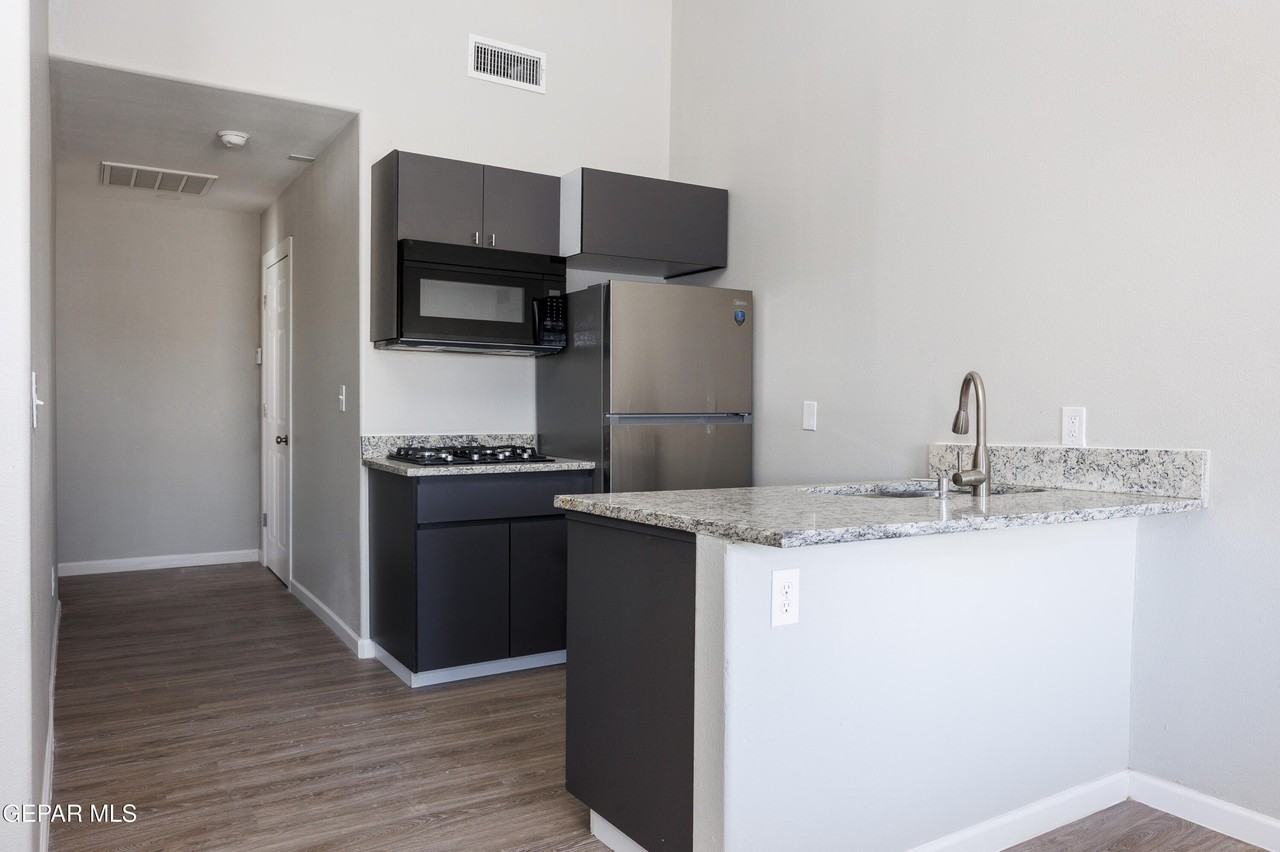 5204 Sun Valley Dr #A - Photo 2 of 11