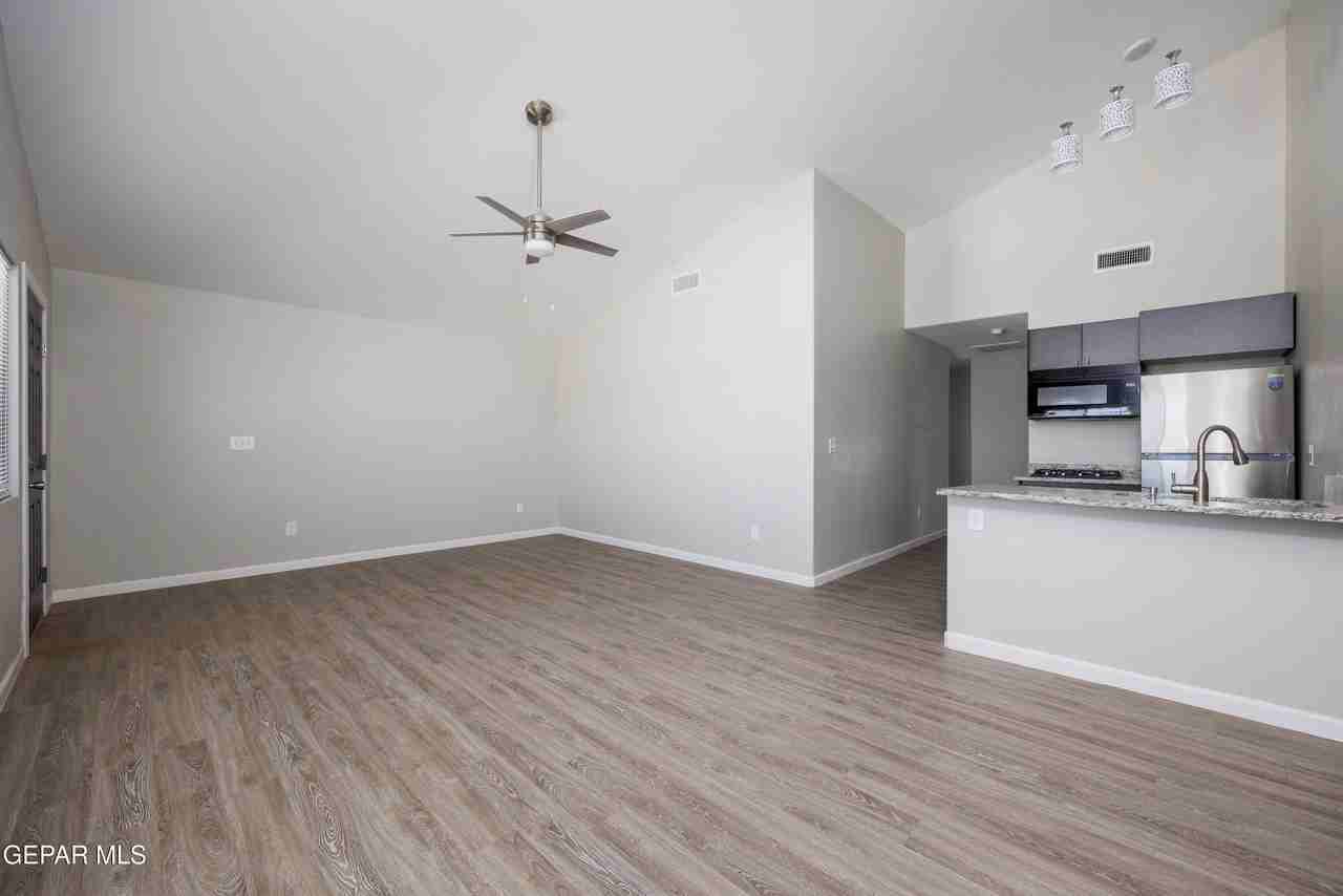 5204 Sun Valley Dr #A - Photo 6 of 11