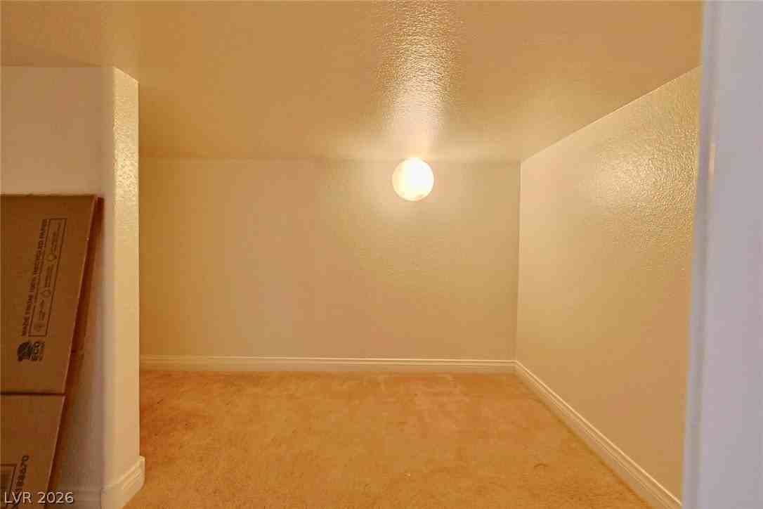 9578 Summer Furnace St - Photo 7 of 35