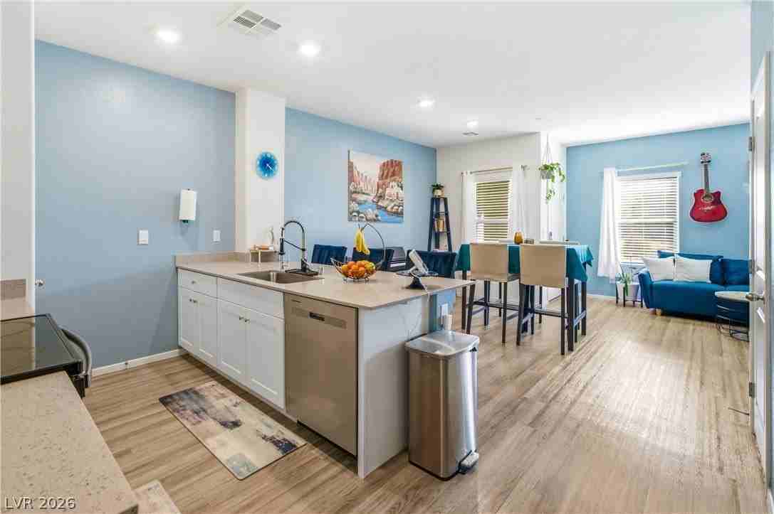 495 Blue Ridge Cove Ct - Photo 5 of 32