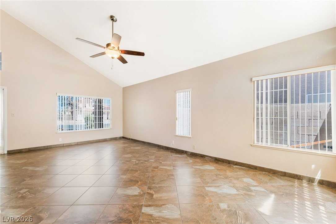 1111 Sleetridge Dr - Photo 3 of 23