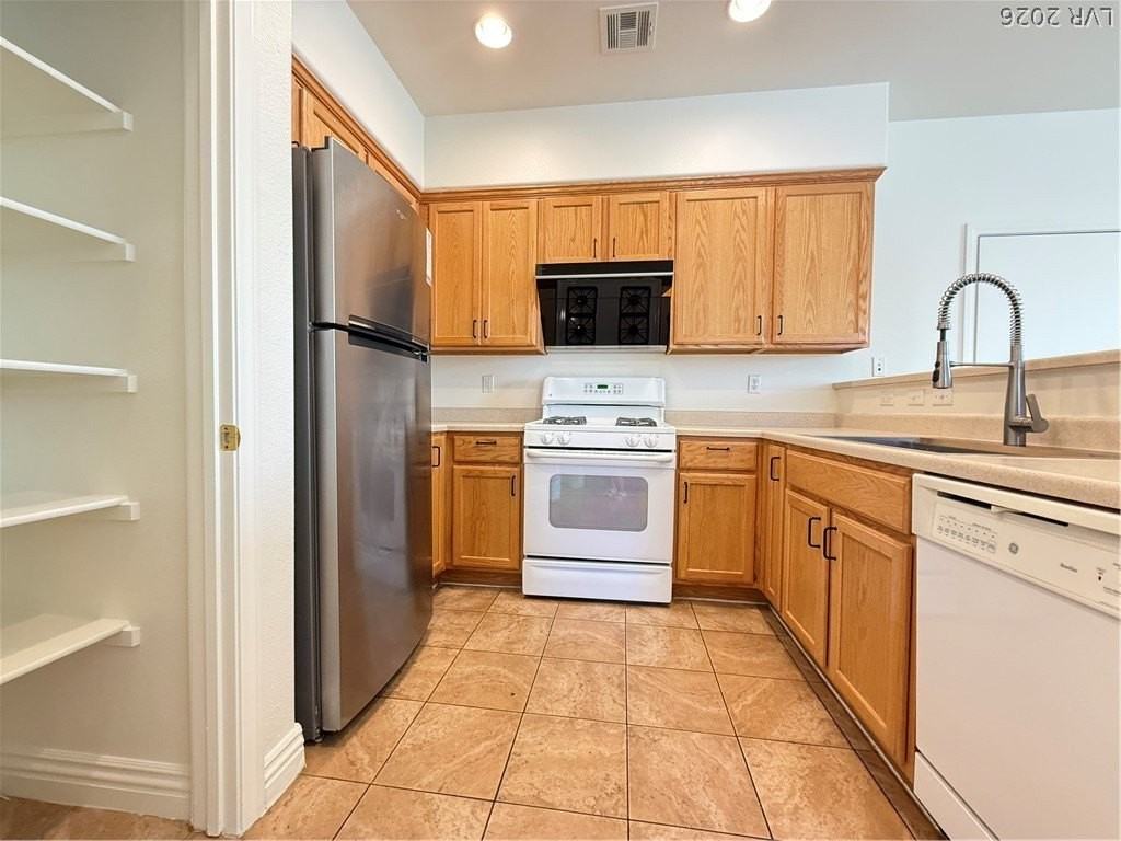 9797 Hanover Grove Ave - Photo 6 of 28