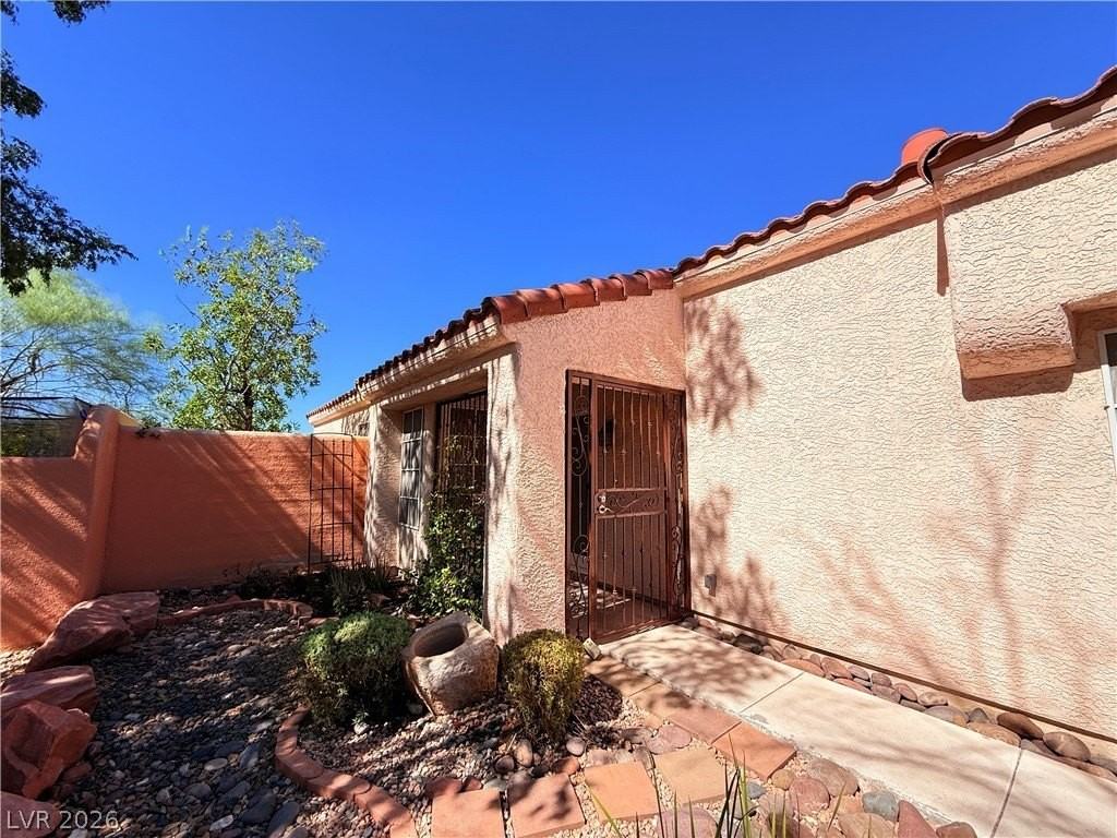8121 Sedona Sunset Dr - Photo 3 of 27