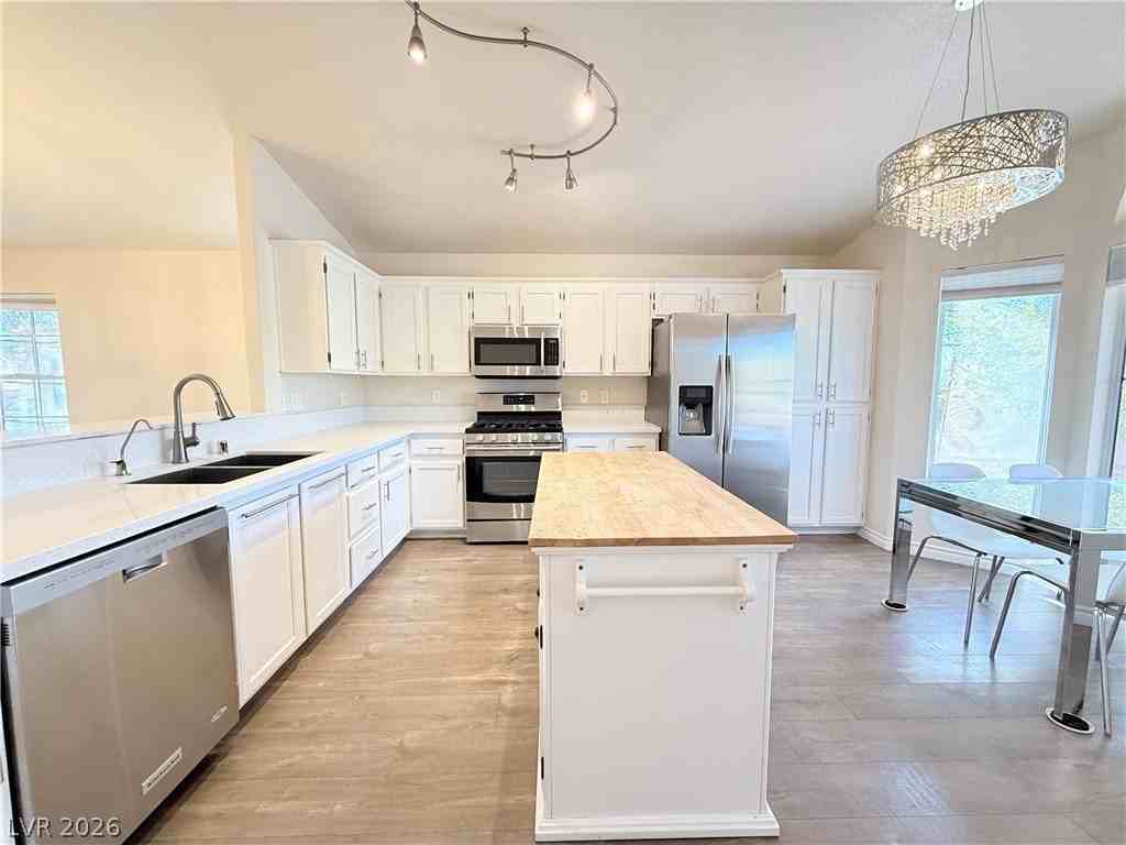 8121 Sedona Sunset Dr - Photo 5 of 27