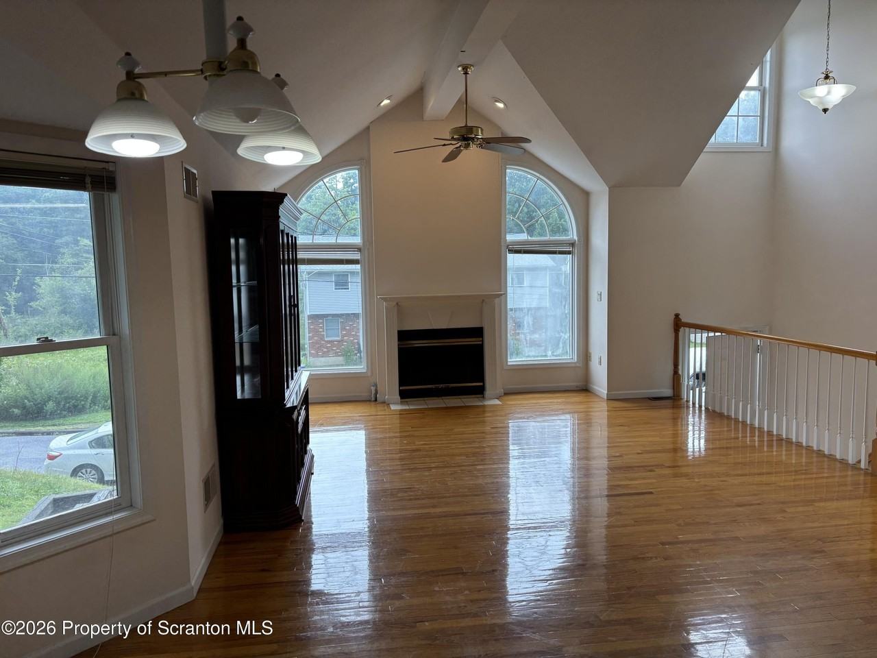427 Melrose Ave - Photo 3 of 18