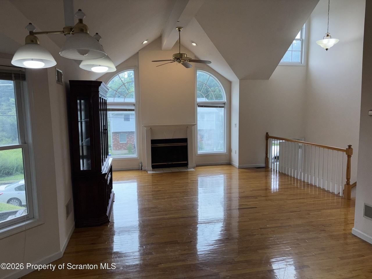 427 Melrose Ave - Photo 6 of 18