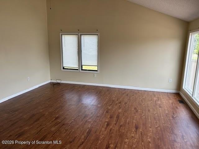126 Evergreen Ln - Photo 7 of 20