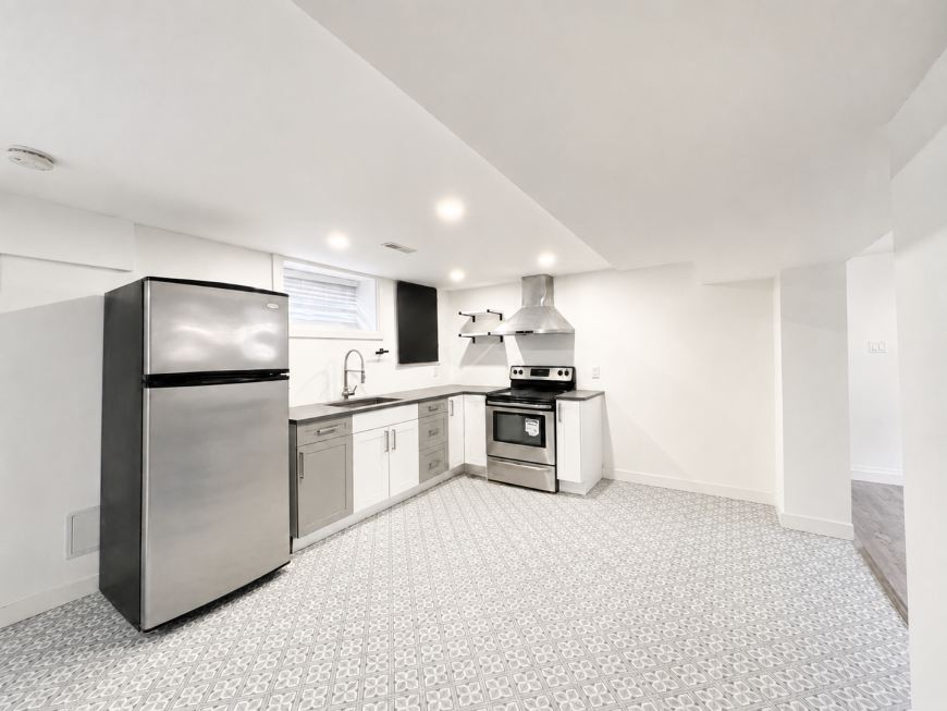 908 Fennell Ave E - Photo 2 of 10