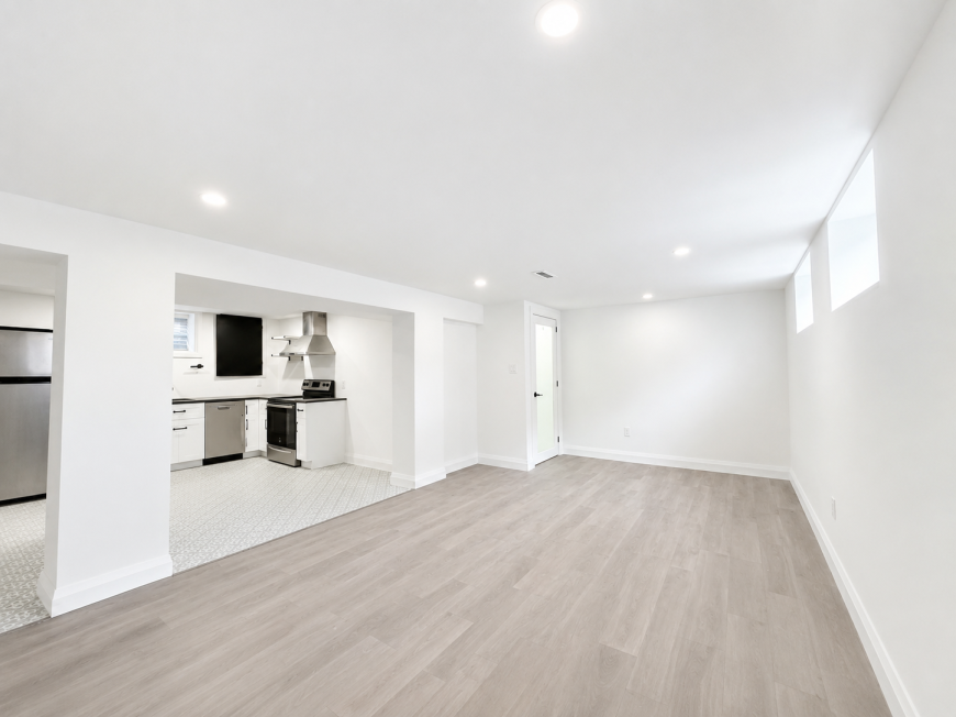 908 Fennell Ave E - Photo 5 of 10