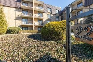 22 Riverside Dr #D10 - Photo 1 of 1