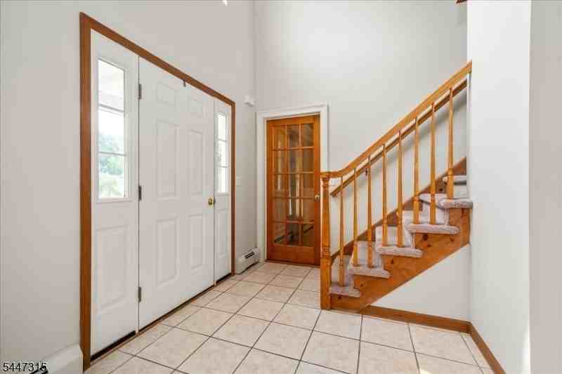 9 Carriage Ln - Photo 4 of 50