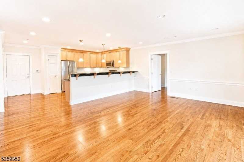 25 Ridgedale Ave Apt 19 - Photo 4 of 14