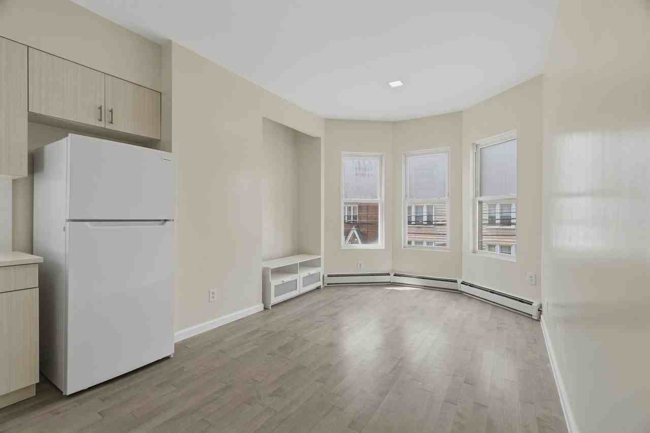 290 Grant Ave #2 - Photo 3 of 13