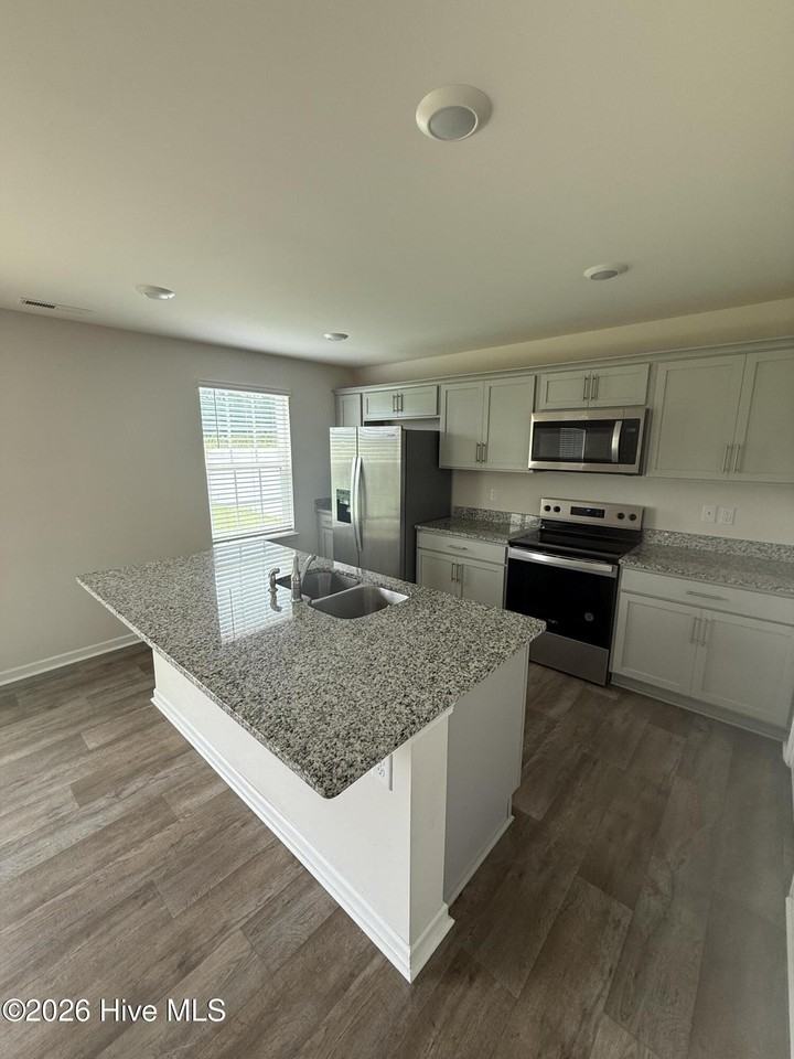 1209 Fowler Dr - Photo 5 of 19