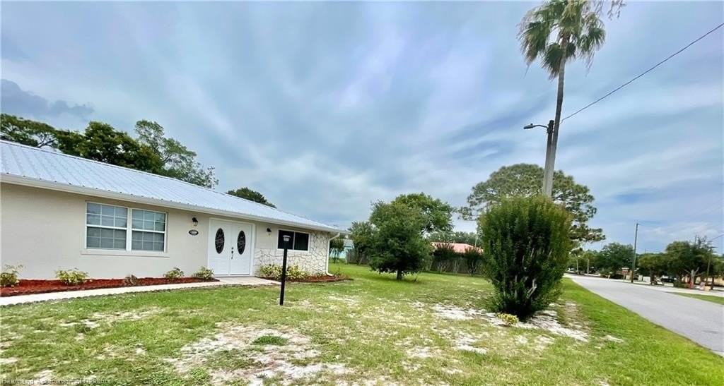 1409 Palm Way - Photo 4 of 36
