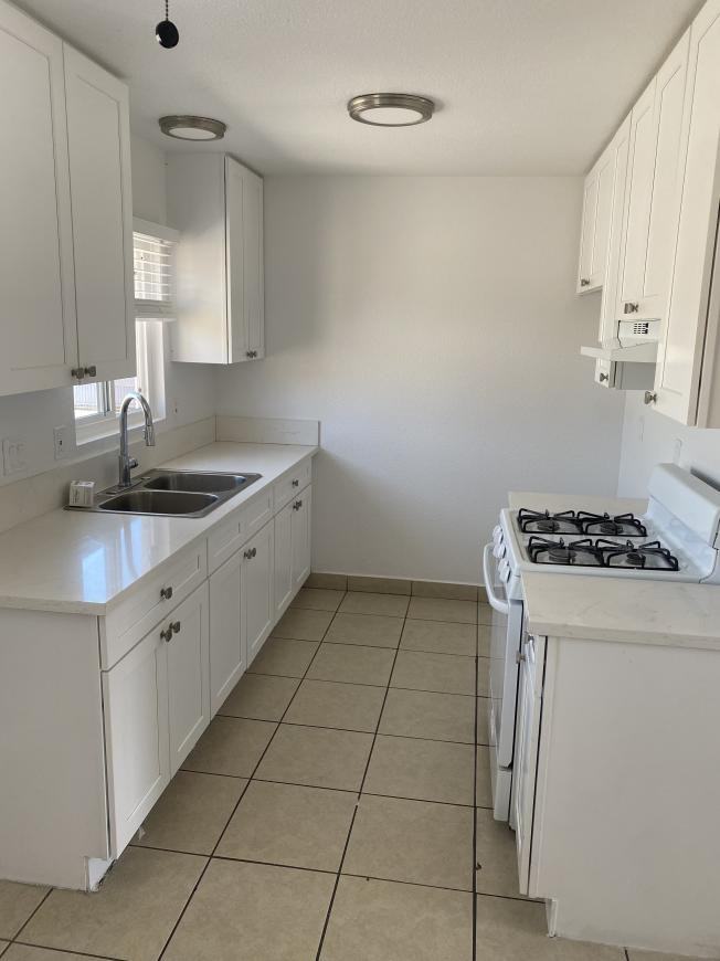 15236 Nordhoff St - Photo 2 of 10