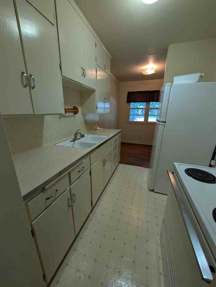 2316 Sw Harrison St #1 - Photo 3 of 11