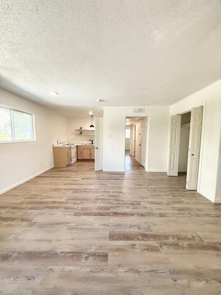 1710 9th St #29 - Photo 7 of 30