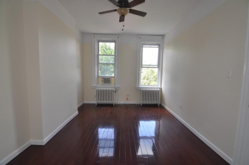 6027 71st Ave - Photo 3 of 10