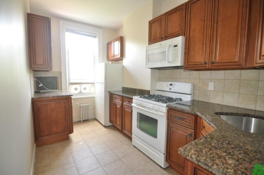 6027 71st Ave - Photo 6 of 10
