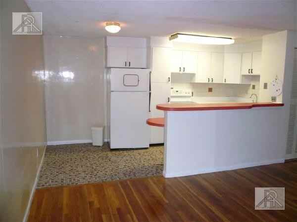 50 Green St - Photo 2 of 10