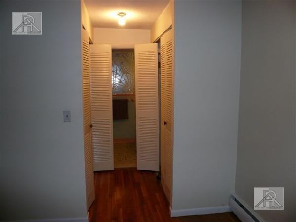 50 Green St - Photo 6 of 10