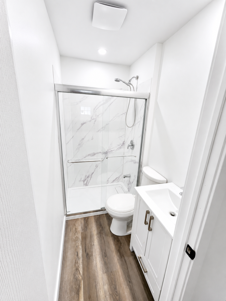 135 Charlotte St - Photo 5 of 9