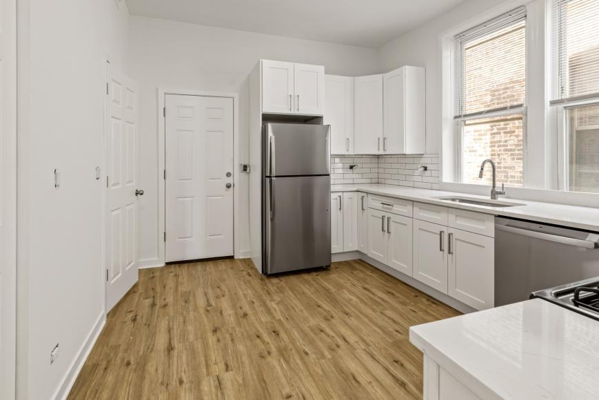 1349 W Taylor St - Photo 4 of 10