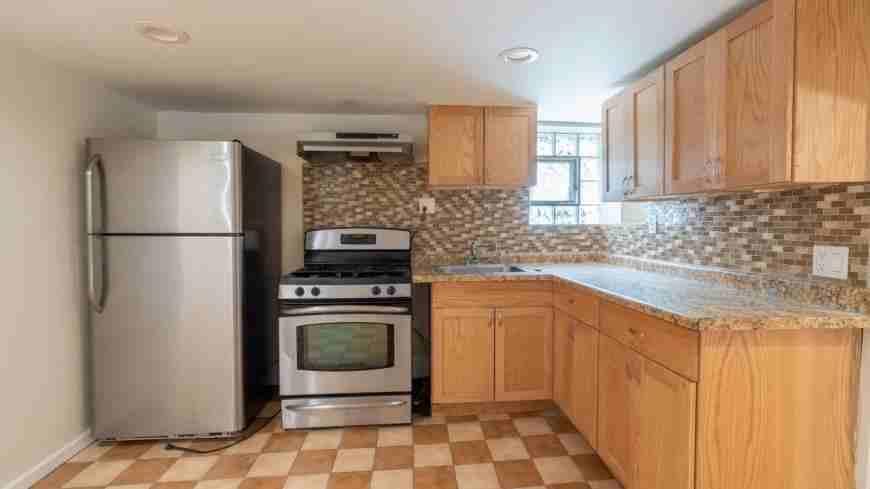 4047 N Moody Ave - Photo 2 of 10