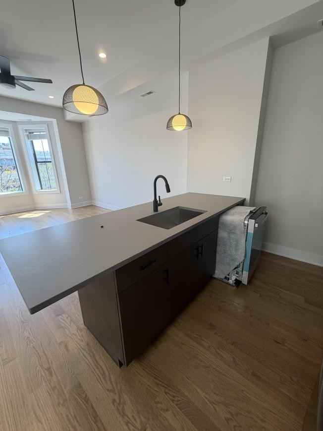 3354 N Sheffield Ave - Photo 4 of 10