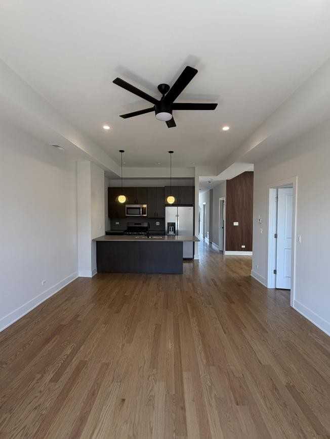 3354 N Sheffield Ave - Photo 7 of 10