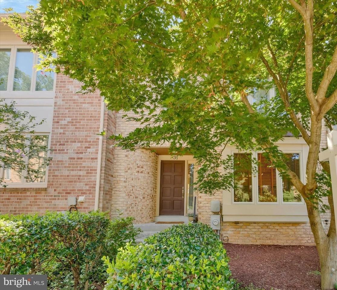 31 Valerian Ct - Photo 3 of 30