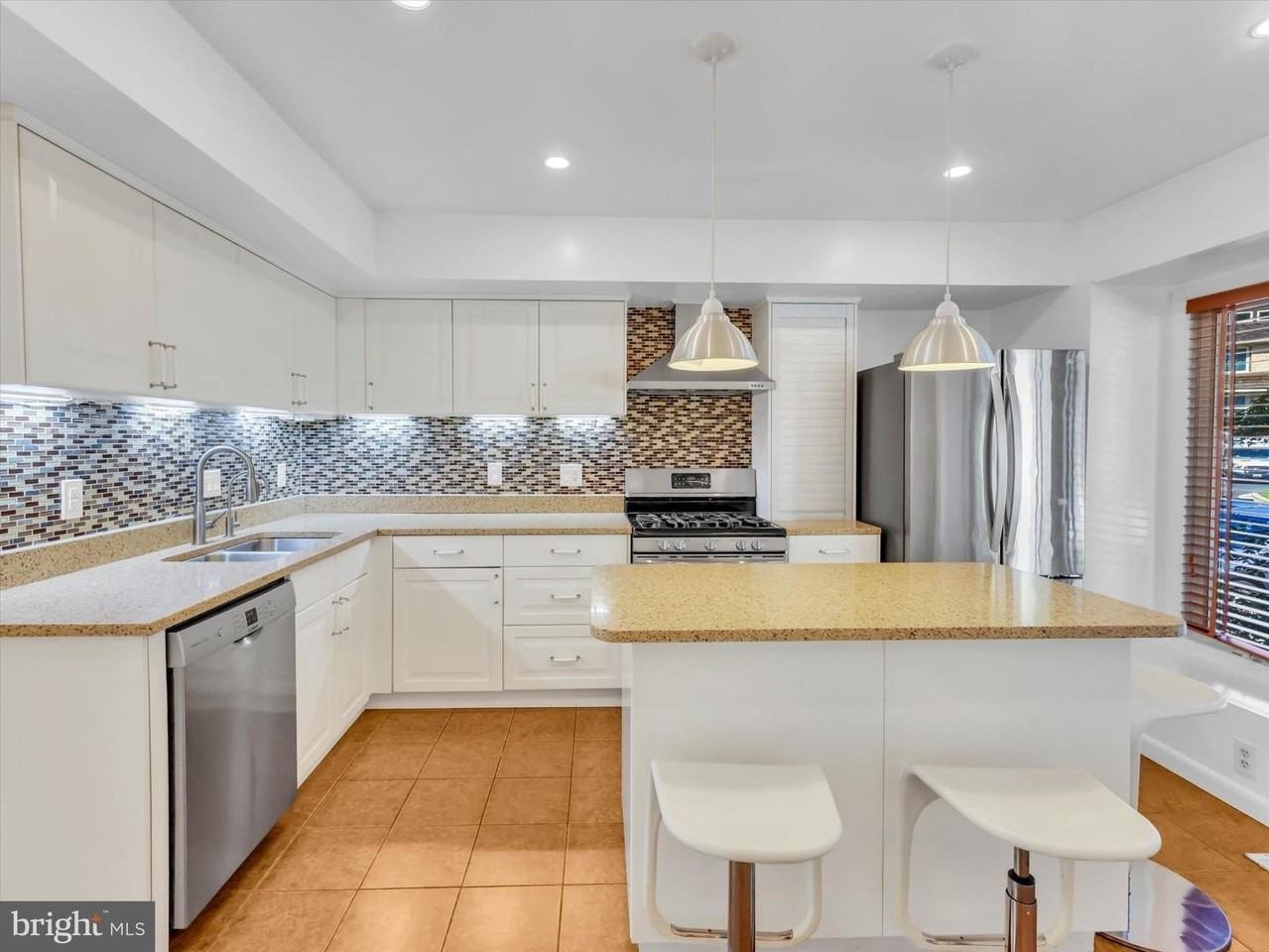31 Valerian Ct - Photo 5 of 30