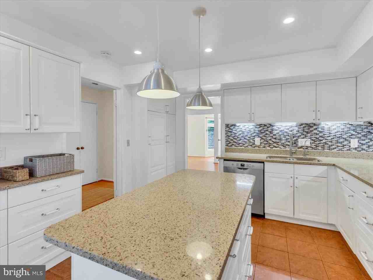 31 Valerian Ct - Photo 6 of 30