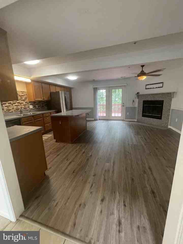 1323 Lindsay Ln - Photo 5 of 26