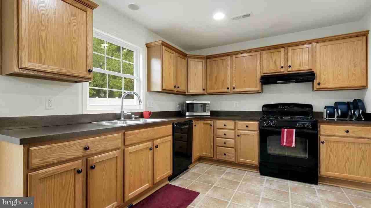 2427 Fort Dr - Photo 6 of 25