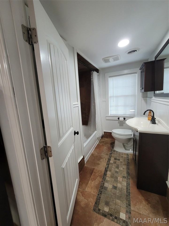 2137 Madison Ave - Photo 5 of 32