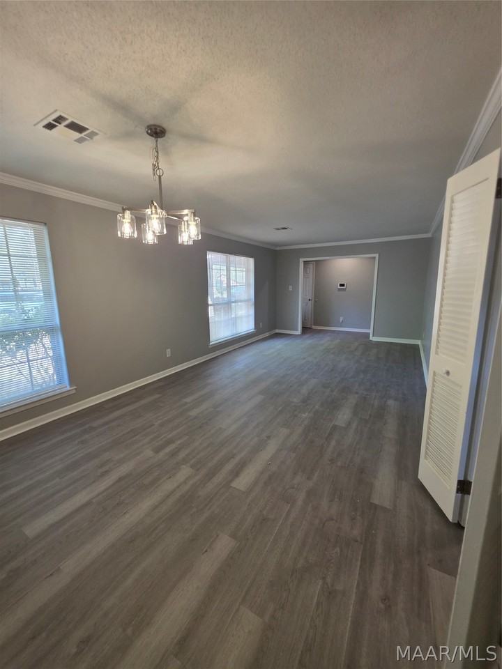 744 Ledyard Pl - Photo 3 of 22