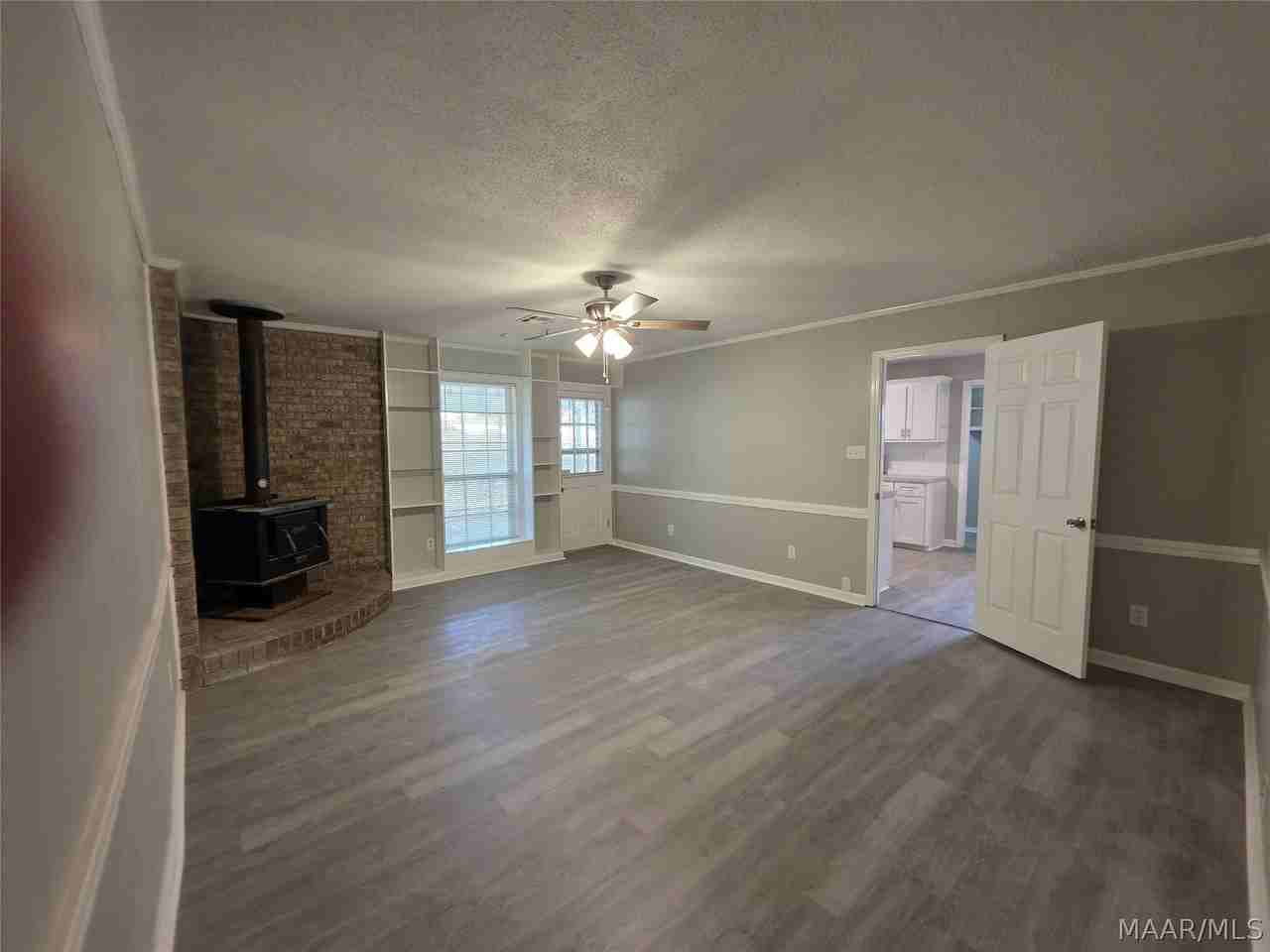 744 Ledyard Pl - Photo 7 of 22