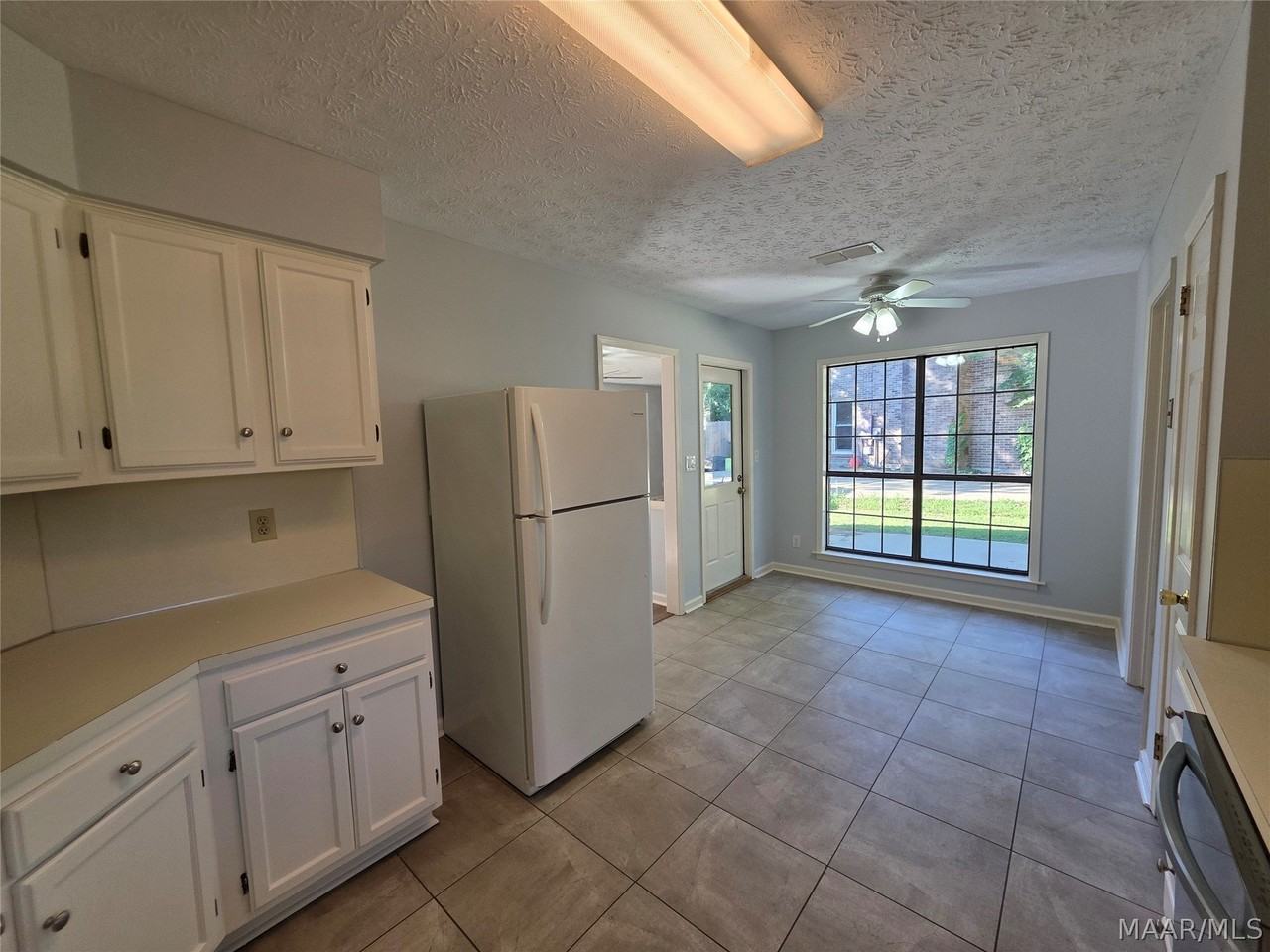 6225 Whitewater Ct - Photo 7 of 24
