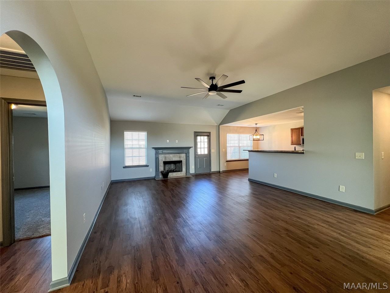 583 Sunset Dr - Photo 2 of 28