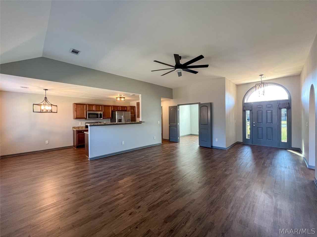 583 Sunset Dr - Photo 3 of 28