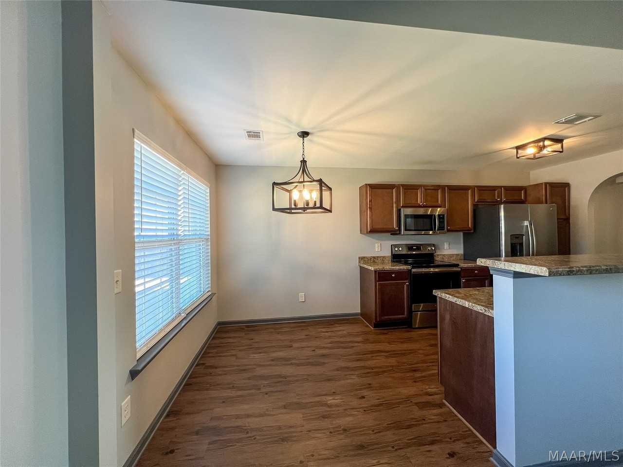 583 Sunset Dr - Photo 4 of 28