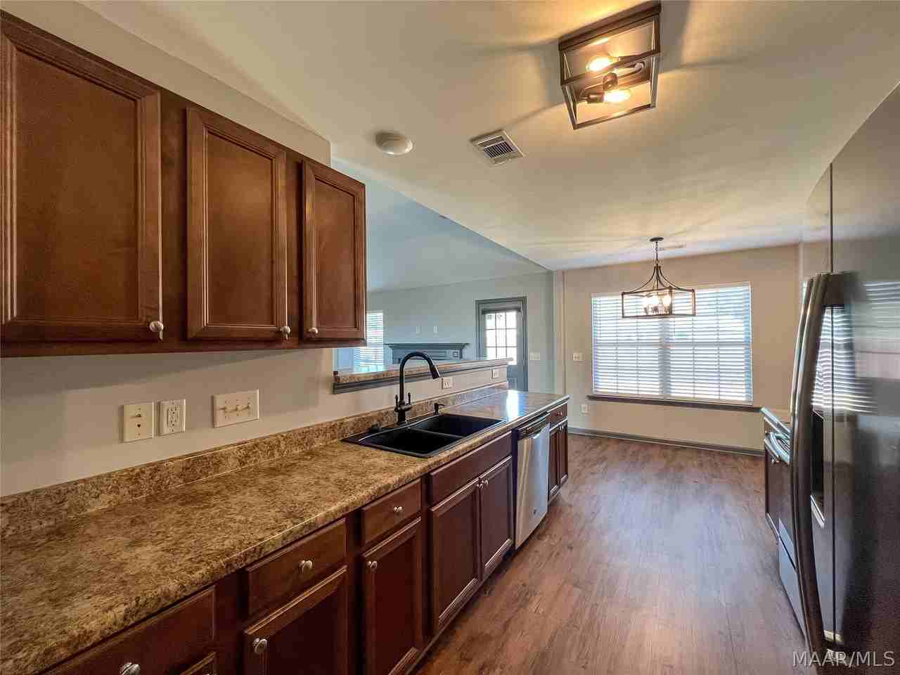 583 Sunset Dr - Photo 6 of 28