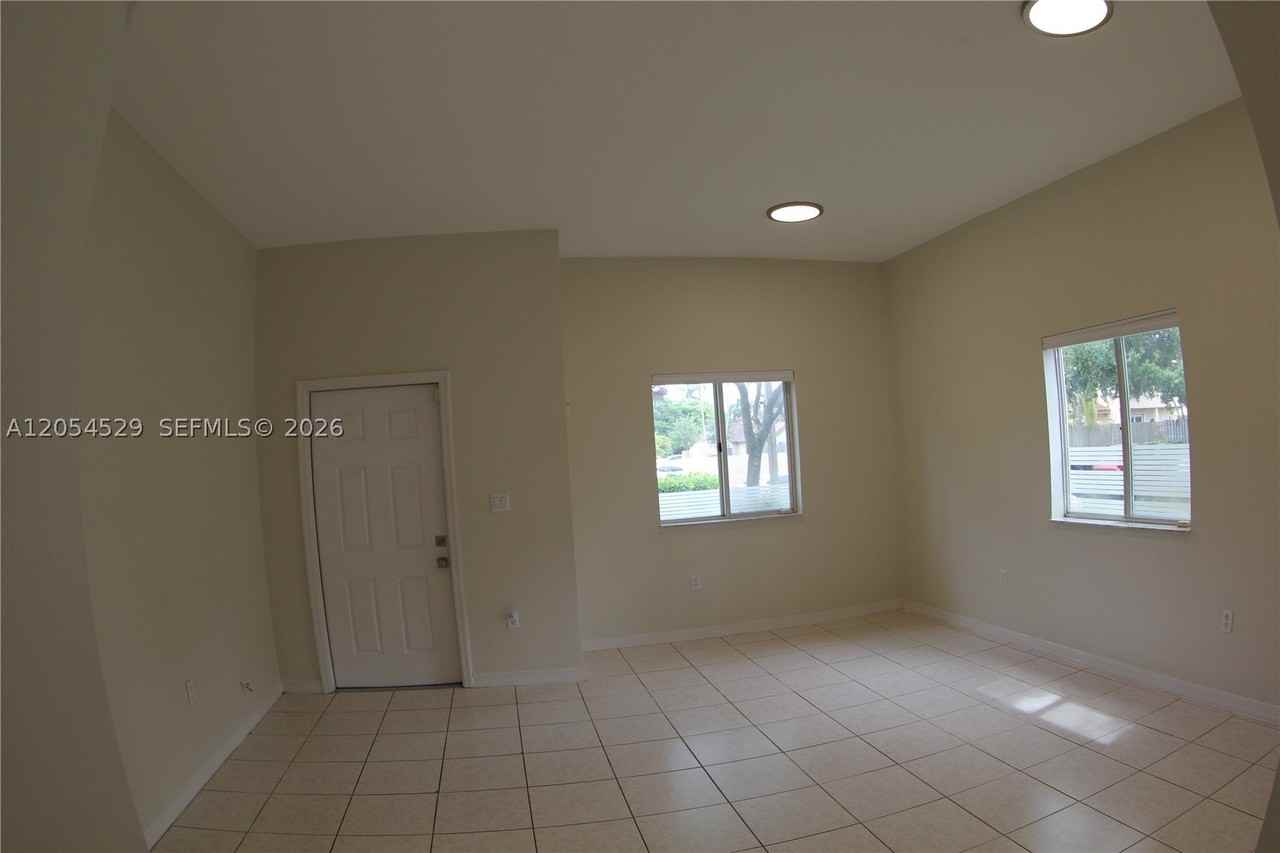 21511 Sw 87th Ct #21511 - Photo 3 of 34