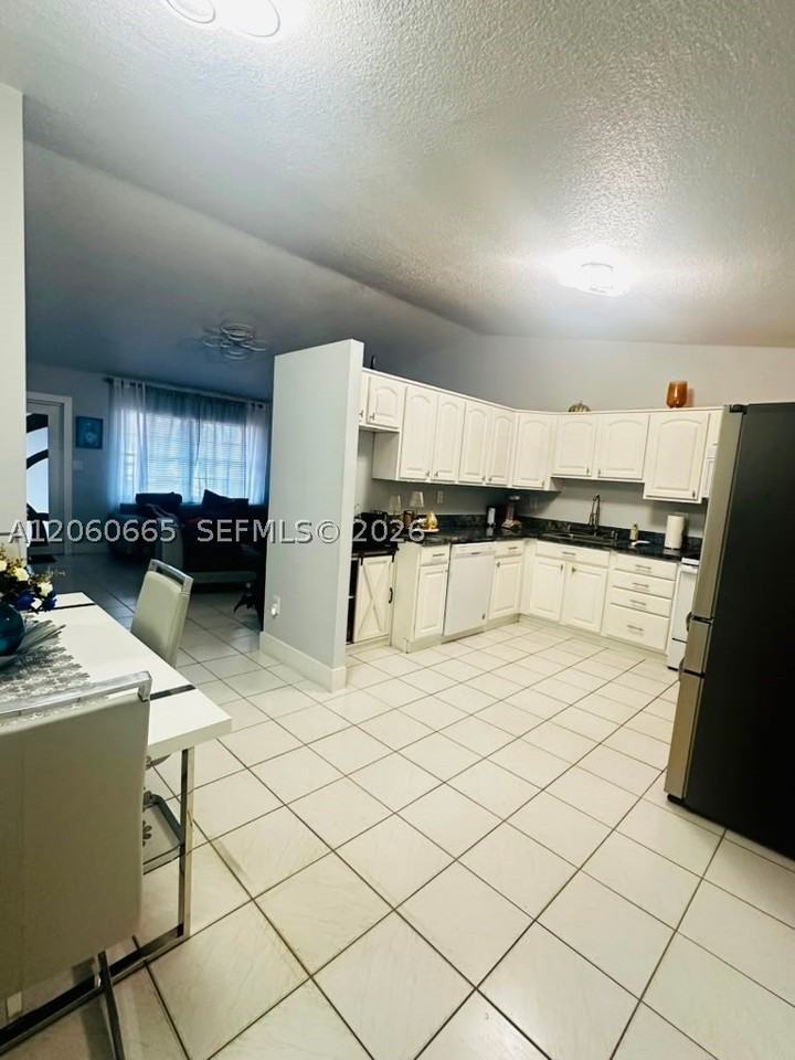 7097 Sw 152nd Pl - Photo 5 of 21